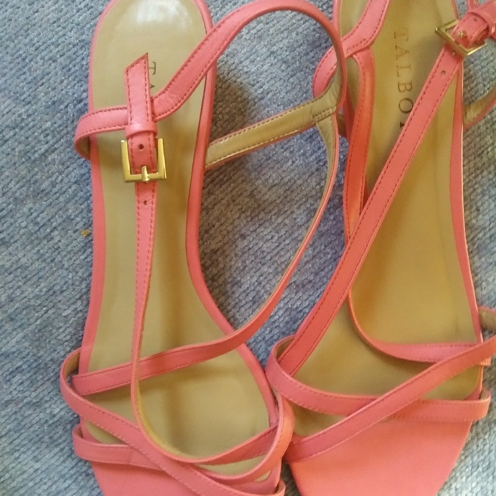 NWOT Talbots Dusty Rose Sandals.. NWOT